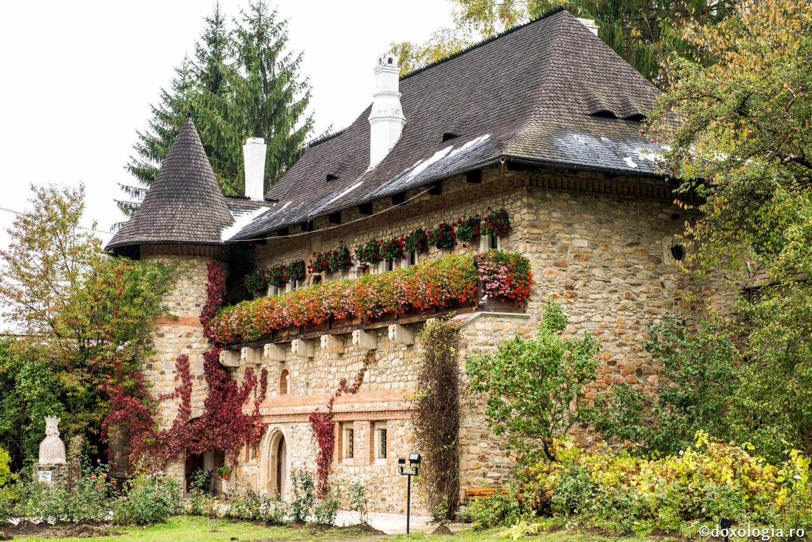 Mănăstirea Moldovița miniatura 4