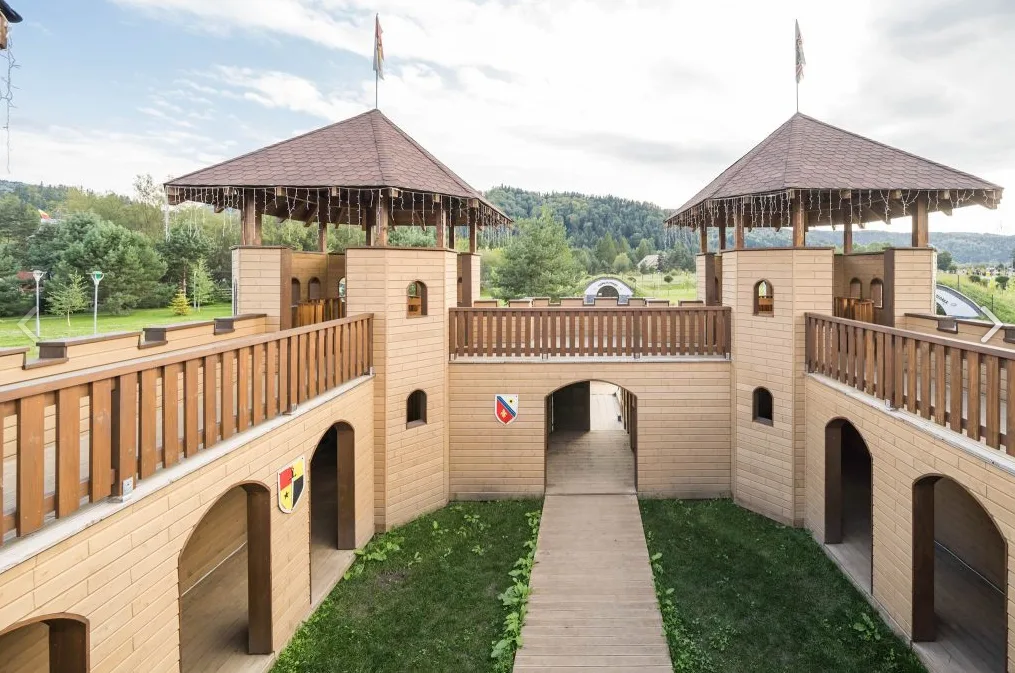 Parcul Piticilor – Căsuțele Hobbit, Ariniș imagine 2